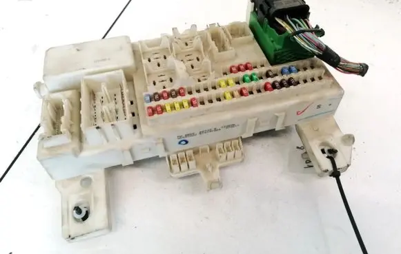 Mazda 3 I Fuse box set 519197024 05007222