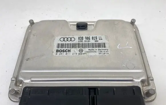 Volkswagen Touareg I Engine control unit/module ECU 038906019LL 0281011214