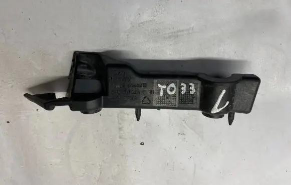 Audi A5 8T 8F Fender mounting bracket 8T0807284