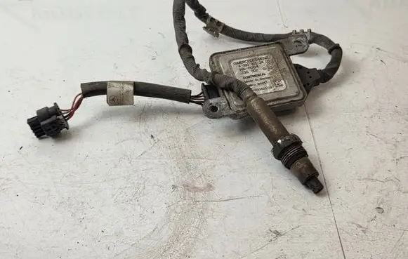 Mercedes-Benz E W212 Lambda probe sensor A0009053403 1511050820 5WK96681D