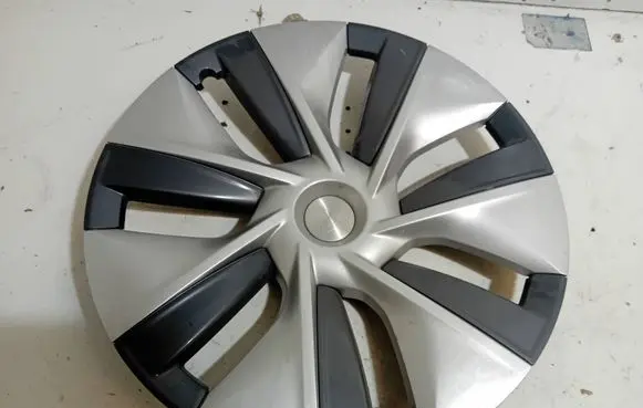 Tesla Model Y R19 wheel hub/cap/trim 104423500C