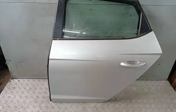 Seat Leon (5F) Rear door