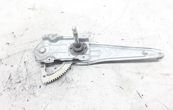 Rear door manual window regulator