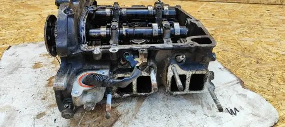 Subaru Forester SH Engine head D20701