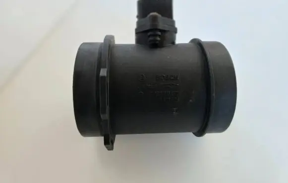 BMW 7 E65 E66 Mass air flow meter 7501554 0280218077
