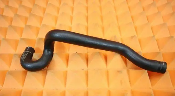 Mercedes-Benz CLK A209 C209 Engine coolant pipe/hose 2038304096 A2038304096