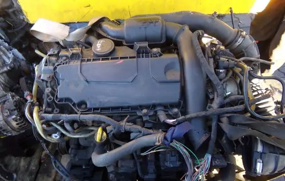 Opel Vivaro Engine M9R630 4HTR24