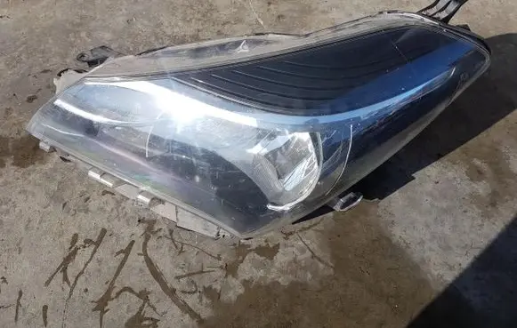 Toyota Yaris Headlight/headlamp