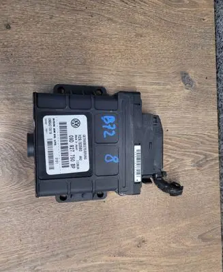 Volkswagen Touareg I Gearbox control unit/module 09D927750BP