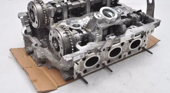 Mini Cooper Countryman F60 Engine head 8640274