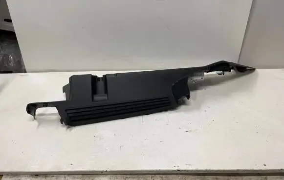 Skoda Superb B8 (3V) Parcel shelf load cover mount bracket 3V9867761A