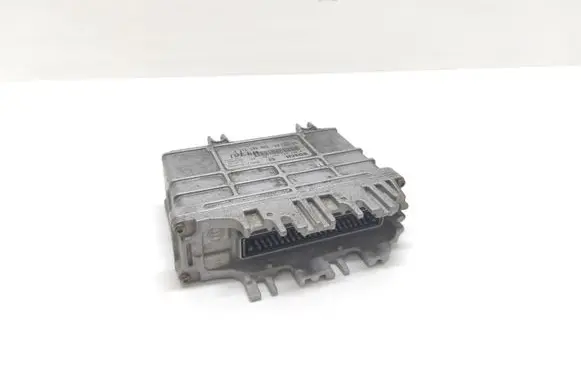 Volkswagen Golf III Engine control unit/module 0261203707 1H0907311P