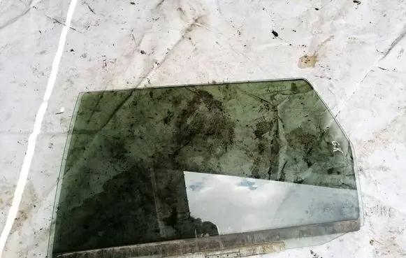Volkswagen PASSAT B4 Rear door window glass AS2