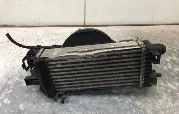 Ford Focus Intercooler radiator CV61-9L440-VC BV61-8C607-SC