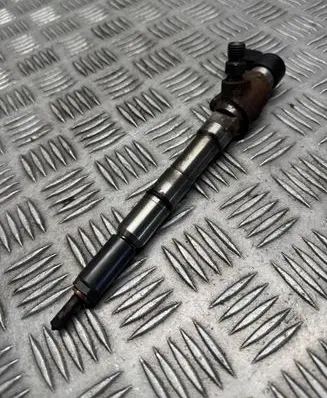 Volkswagen Caddy Fuel injector 03L130277B