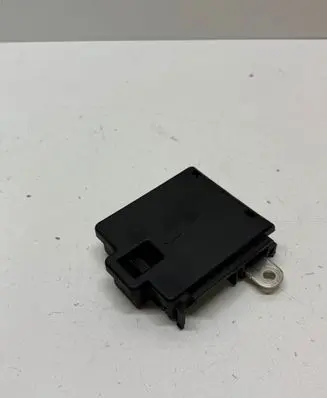 Audi RS Q8 Current control relay 4M0941824AR 10707 180322