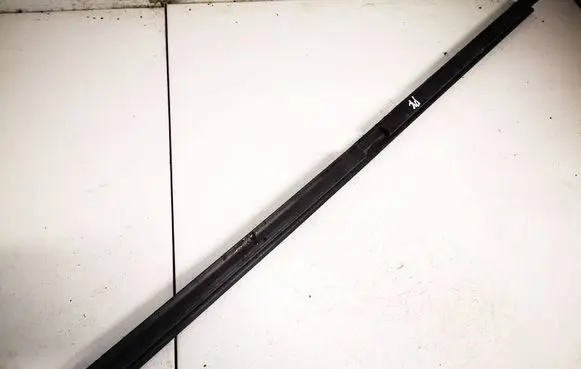 Volvo XC70 Front door glass trim molding 