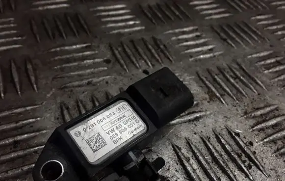 Audi A3 S3 8P Exhaust gas pressure sensor 0281006083 059906051C