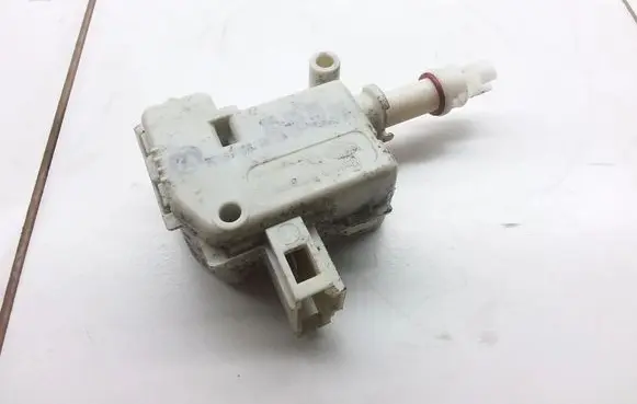Volkswagen New Beetle Fuel tank cap lock motor 1C0810773 3B0959782