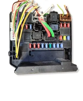 Nissan Qashqai Fuse module 284B7JD00B 1018620746 519228324