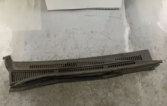 Suzuki Grand Vitara II Wiper trim 7731165J0 7731065J00
