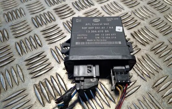 Opel Insignia A Light module LCM 13304410