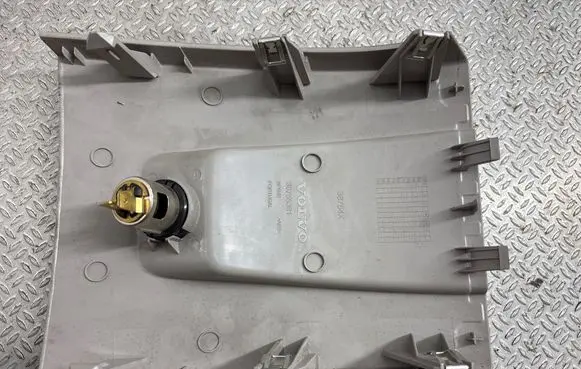 Volvo V50 12 V Socket (rear) 30755381