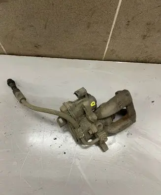 Opel Insignia B Rear brake caliper