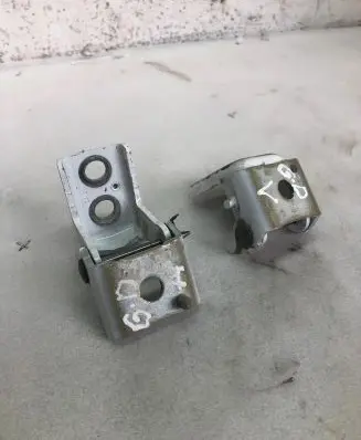 Peugeot 2008 II Rear door hinge set 
