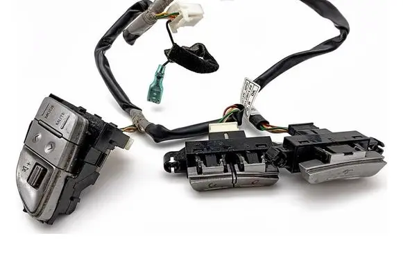 Hyundai ix35 Steering wheel buttons/switches 569912Y400