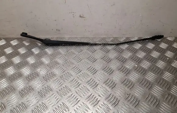 Front wiper blade arm