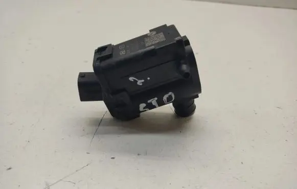 KIA Stonic Windscreen/windshield washer pump 985102J500