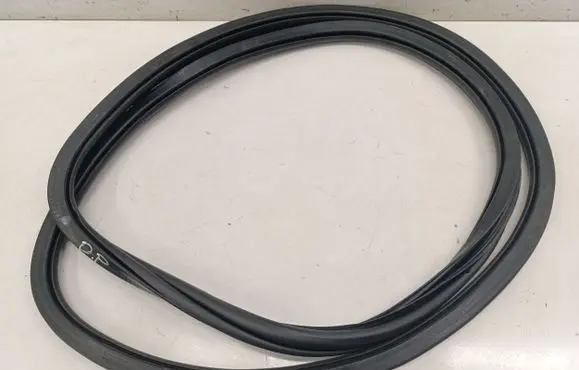 Volkswagen Taigo Front door rubber seal 