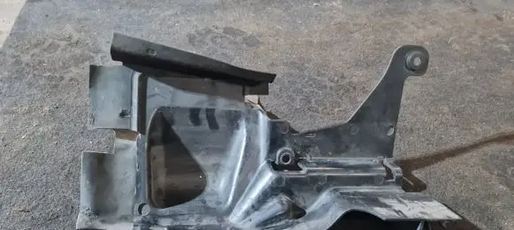 Intercooler air guide/duct channel