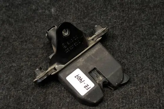 Skoda Octavia Mk2 (1Z) Tailgate/trunk/boot lock/catch/latch 1Z5827501D