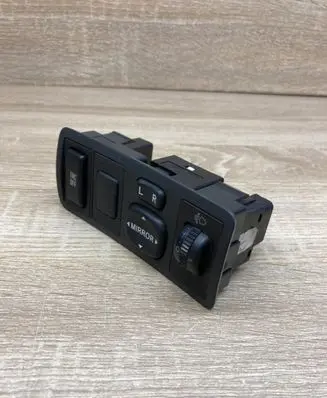 Toyota Avensis T250 Wing mirror switch 183574