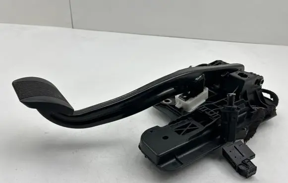 Chrysler Pacifica Brake pedal P04581676AC 40430 TKY292820211