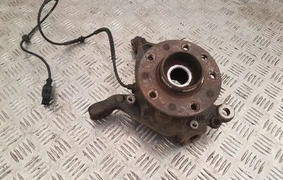 Front wheel hub