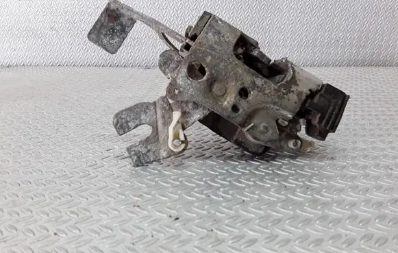 Loading door lock
