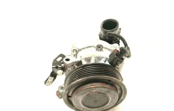 Opel Astra K Water pump 55496778