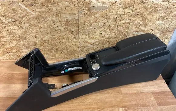 Mercedes-Benz E W212 Center console A2126800050 DBAE001103