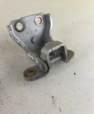 Mercedes-Benz ML W163 Front door upper hinge 
