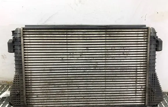 Skoda Octavia Mk2 (1Z) Intercooler radiator 1K0145803L