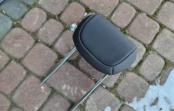 Opel Corsa E Rear seat headrest 