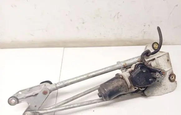 Nissan X-Trail T30 Front wiper linkage and motor 