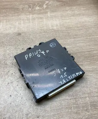 Toyota Prius (XW20) Combustion control unit/module 8967047010 1012380151