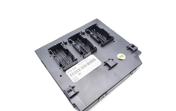 Skoda Octavia Mk2 (1Z) Central body control module 1K0937087Q 5DK009654