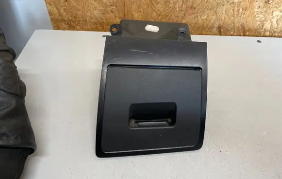 BMW 5 E60 E61 Glove box 7156225