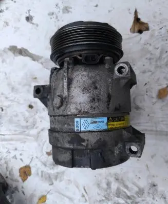 Opel Vivaro Air conditioning (A/C) compressor (pump) 7700105765