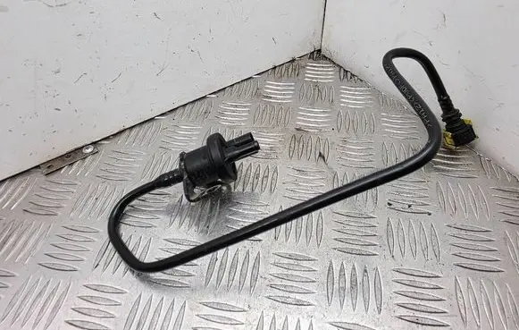 Alfa Romeo Giulietta Vacuum valve F01C250101 0280142471